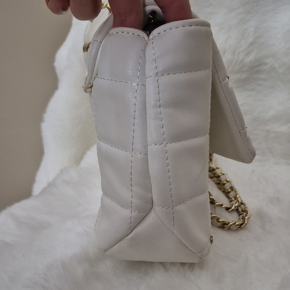 Aldo Ivory Quilted Shoulder Bag with Gold Chain - Picture 7 of 16